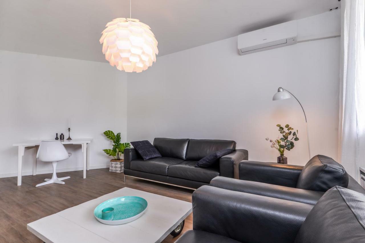 66 Apartment - Stylish Two Bedroom In Lozenets District By Flat Mаnager Σόφια Εξωτερικό φωτογραφία